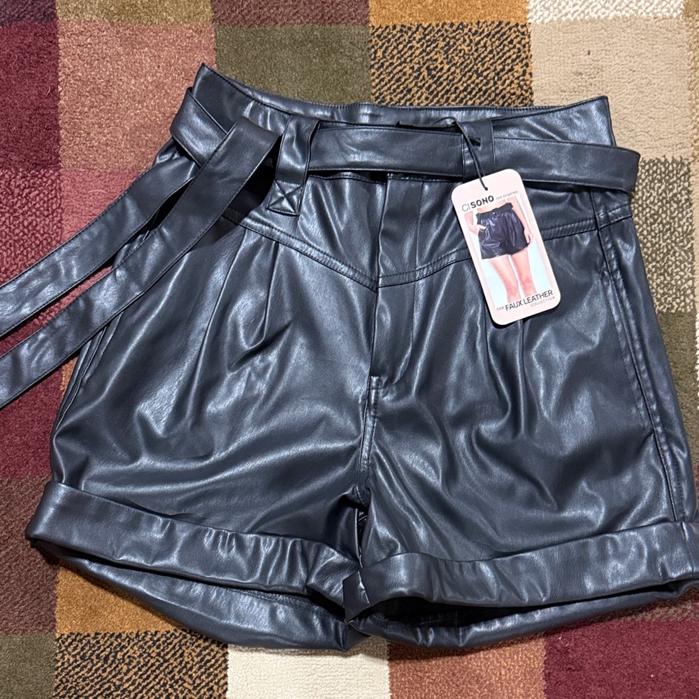 Ci Sono High Waist Pleated Faux Leather Shorts - Black